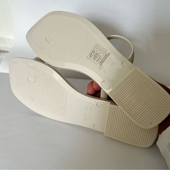 Jeffrey Campbell Darby Jelly Sandal Slide - ivory toe ring size 9 - Picture 3 of 11